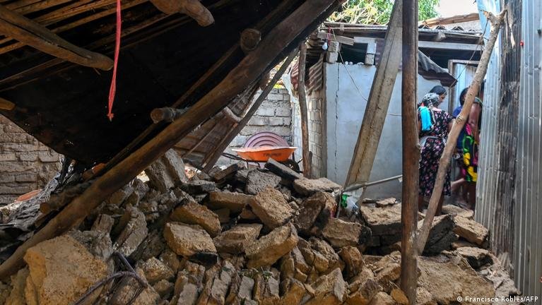 Mexico: Powerful earthquake kills at least 2 people – DW – 01/03/2026